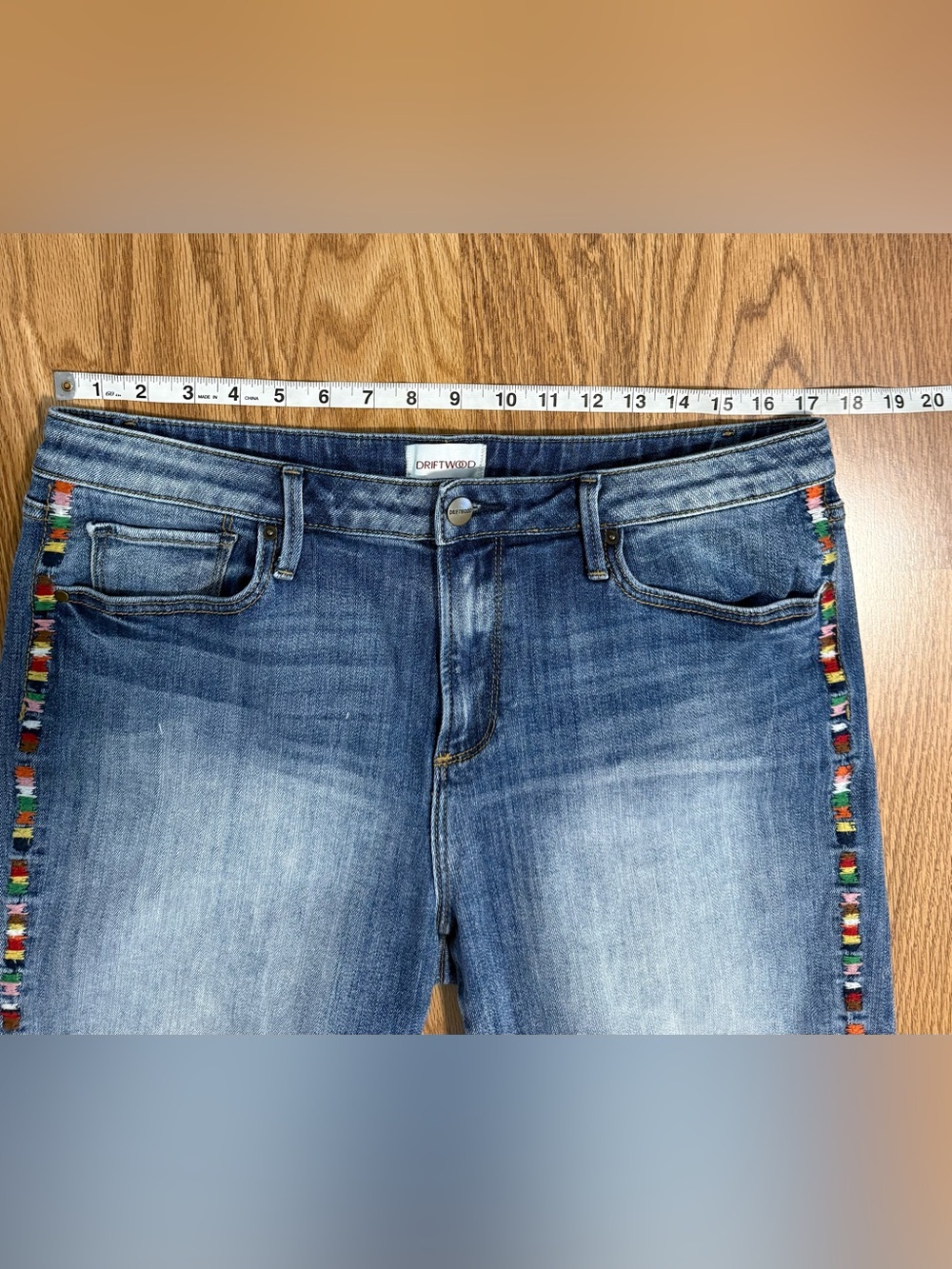 DRIFTWOOD Women's Lulu Cut Off Jean Shorts with Embroidery- Size 30 - Picture 6 of 7